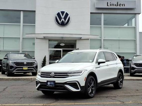 VOLKSWAGEN TIGUAN 4MOTION 2022 3VV2B7AX3NM014391 image